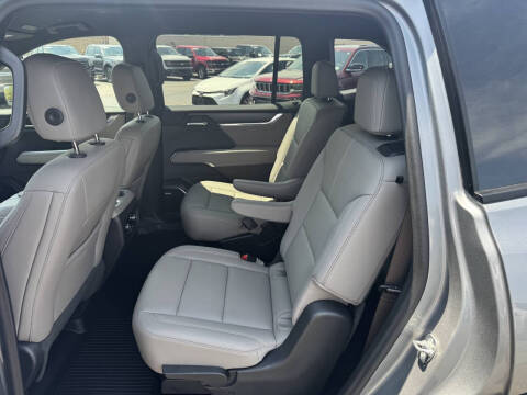 2024 GMC Acadia Elevation