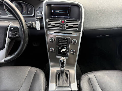 2015 Volvo XC60 T5 Drive-E Premier