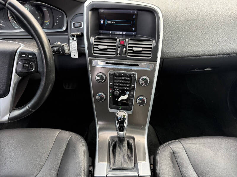 2015 Volvo XC60 T5 Drive-E Premier