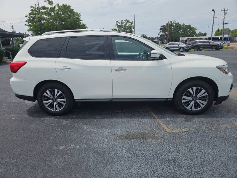 2019 Nissan Pathfinder SV