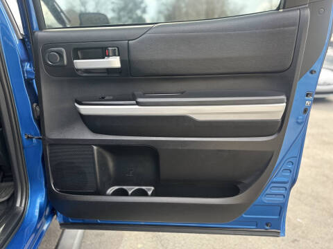 2018 Toyota Tundra SR5