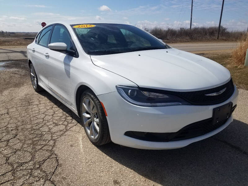 2015 Chrysler 200 for sale at SUPERIOR AUTO in Luana IA