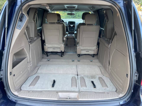 2016 Chrysler Town and Country Touring