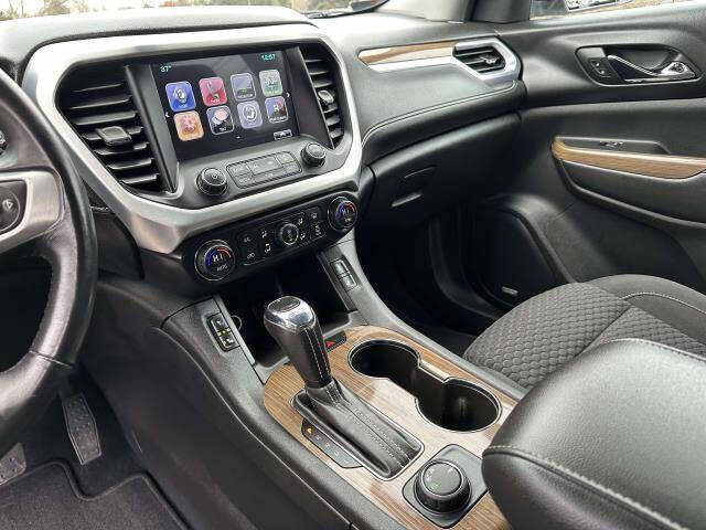 2017 GMC Acadia SLE-2