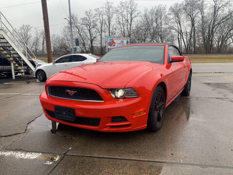2013 Ford Mustang for sale at Ideal Cars in Hamilton OH