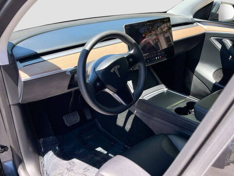 2025 Tesla Model Y Long Range