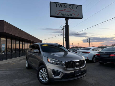 2017 Kia Sorento for sale at TWIN CITY AUTO MALL in Bloomington IL