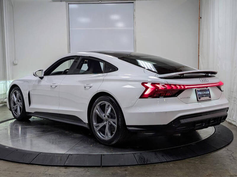 2022 Audi e-tron GT quattro Premium Plus