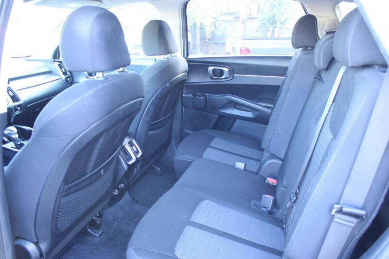 2022 Kia Sorento LX