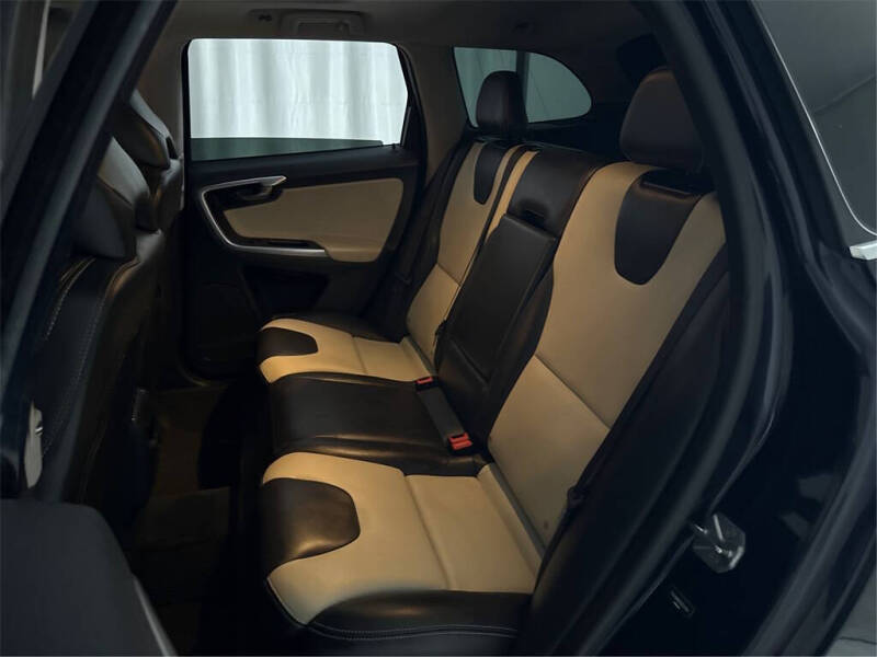 2017 Volvo XC60 T6 Dynamic