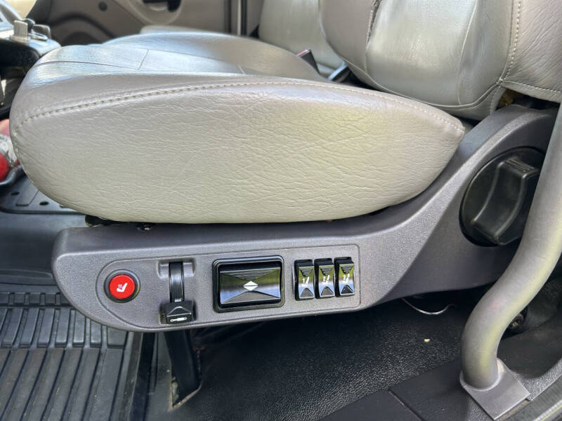 2019 Freightliner Business class M2
