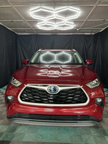 2020 Toyota Highlander Hybrid for sale at Brunswick Auto Mart in Brunswick OH