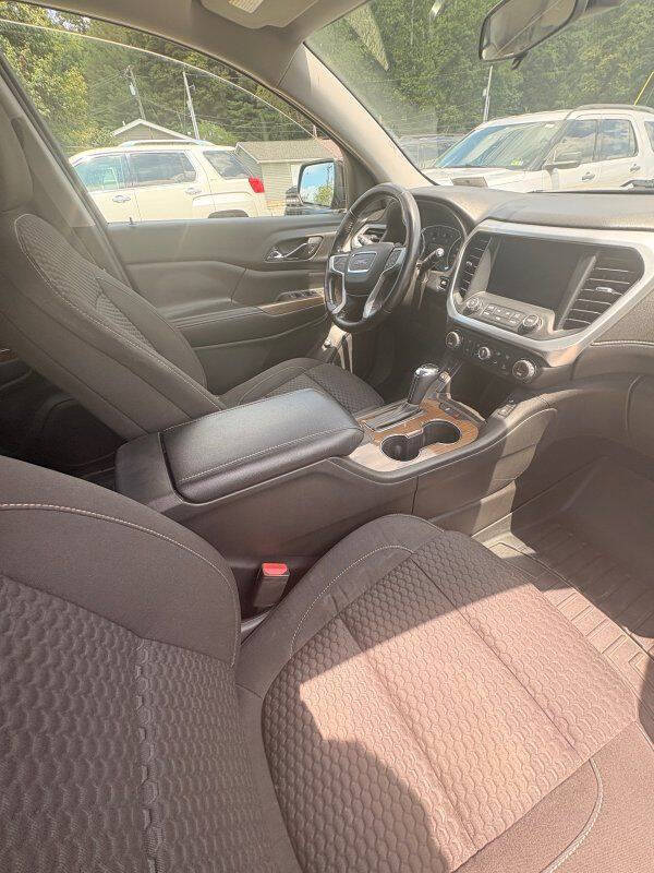 2017 GMC Acadia SLE-2