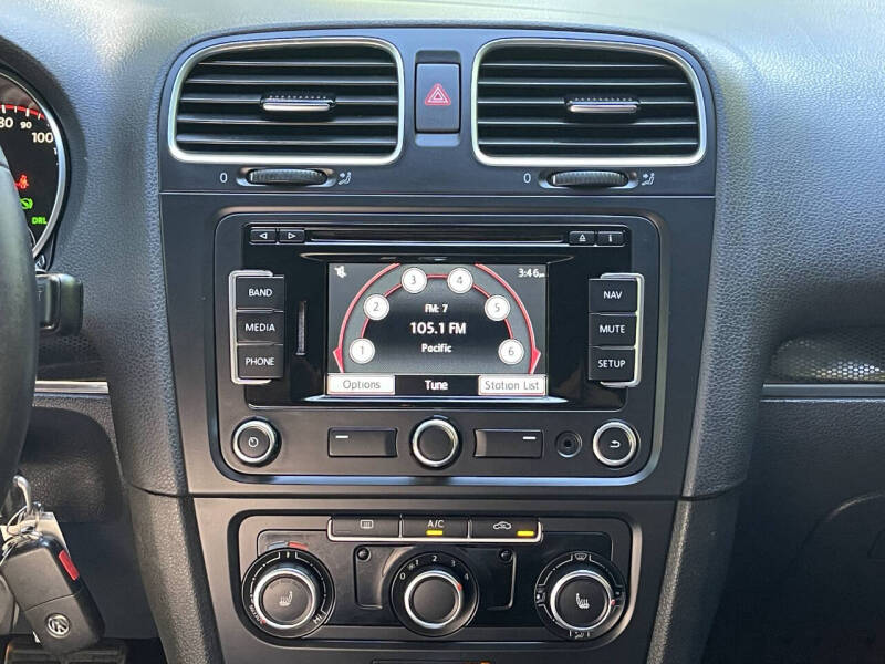 2013 Volkswagen GTI Wolfsburg Edition PZEV