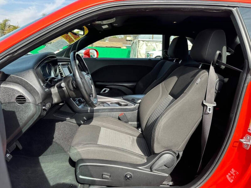 2021 Dodge Challenger SXT