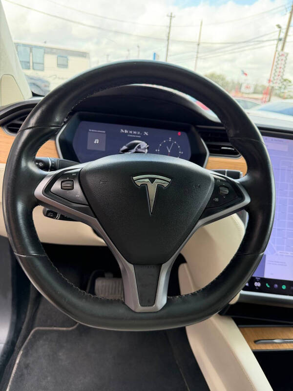 2019 Tesla Model X Standard Range