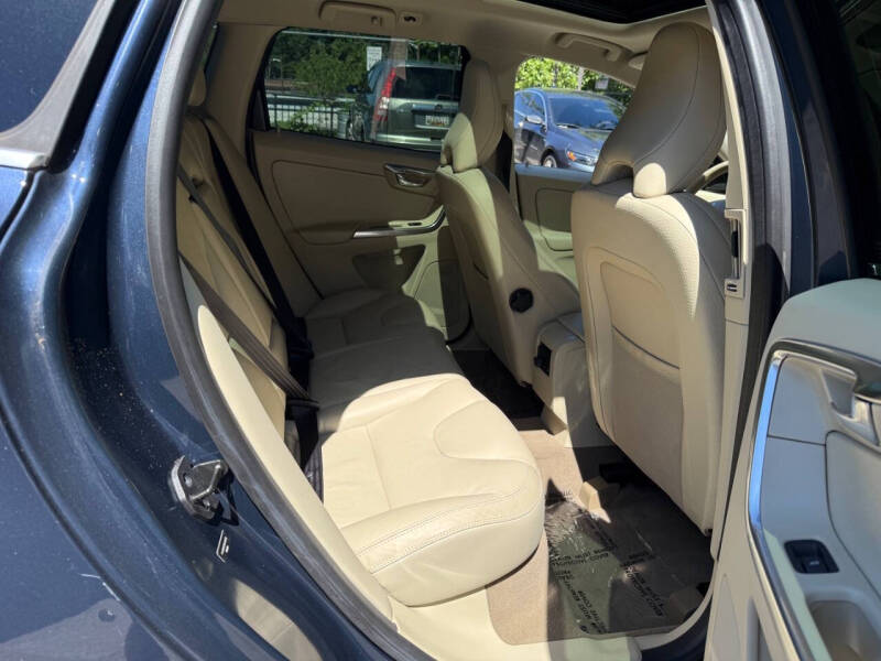2013 Volvo XC60 T6 Platinum