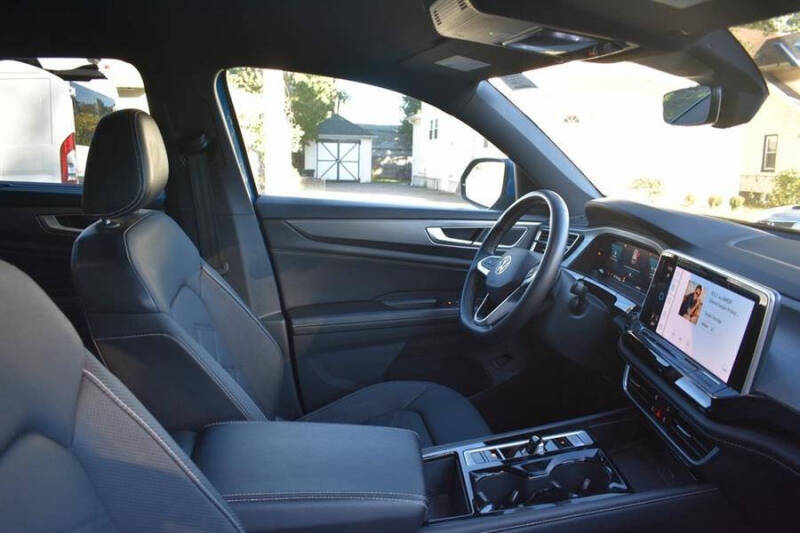 2024 Volkswagen Atlas Cross Sport SE