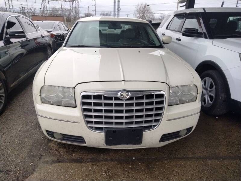 2006 Chrysler 300 for sale at CASH CARS in Circleville OH