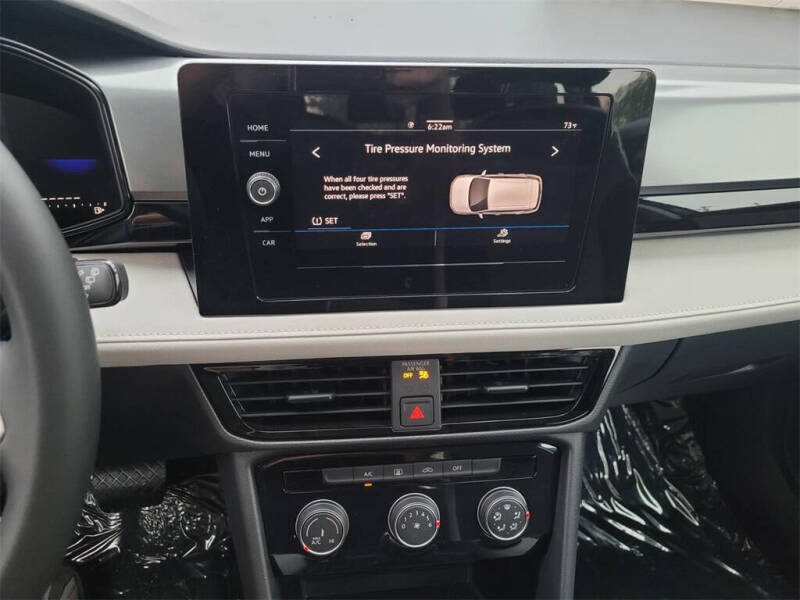 2025 Volkswagen Taos S