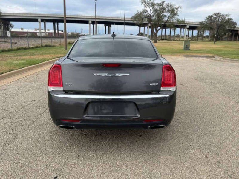2018 Chrysler 300 Limited