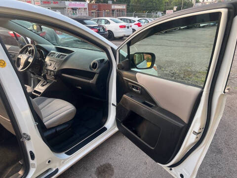 2015 Mazda MAZDA5 Sport