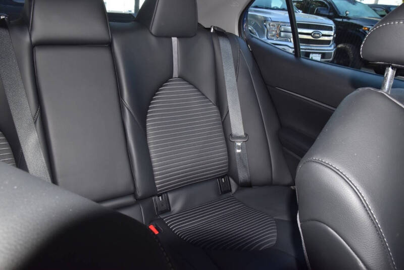 2024 Toyota Camry Hybrid SE