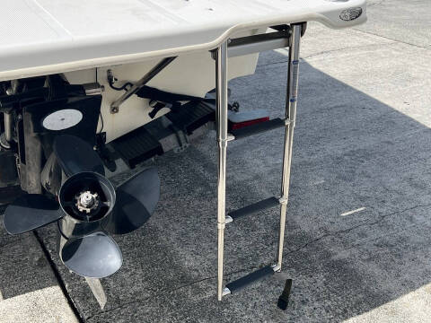 2008 Bayliner 210 Discovery