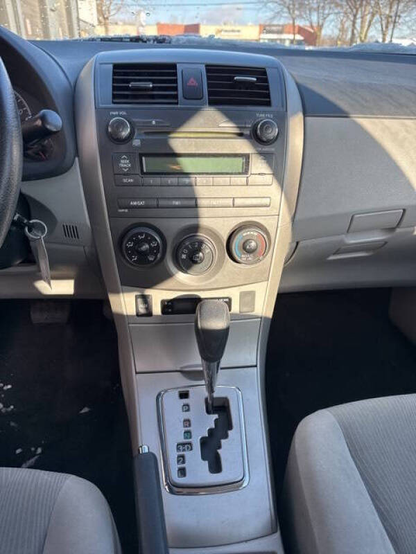 2011 Toyota Corolla LE