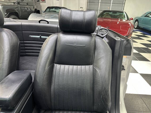 2004 Ford Thunderbird Deluxe