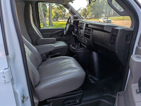 2023 Chevrolet Express 2500