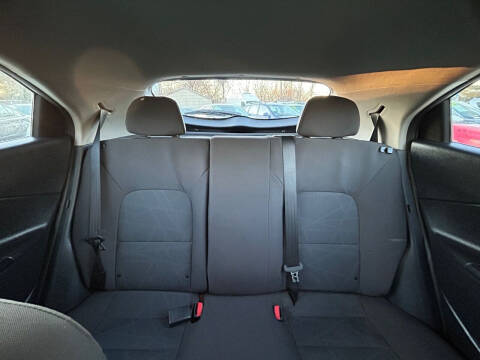 2015 Kia Rio 5-Door LX