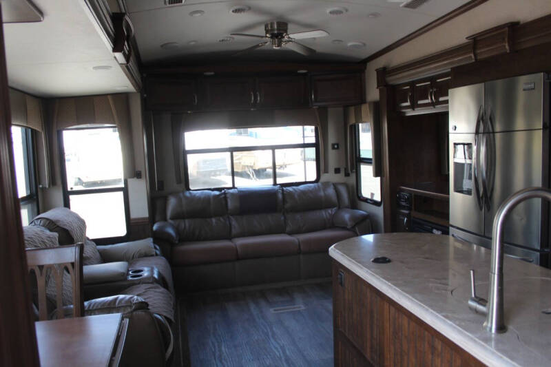 2016 Forest River Cardinal 325RL