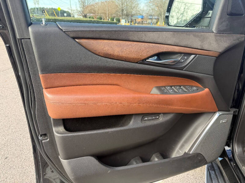 2017 Cadillac Escalade ESV Luxury