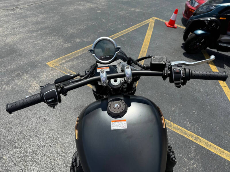 2024 Moto Guzzi V9 Bobber