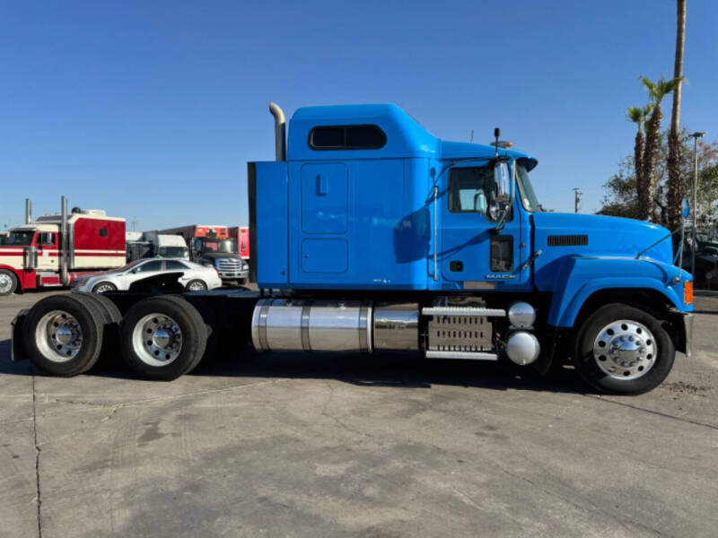 2012 Mack CHU613 With Wet Kit