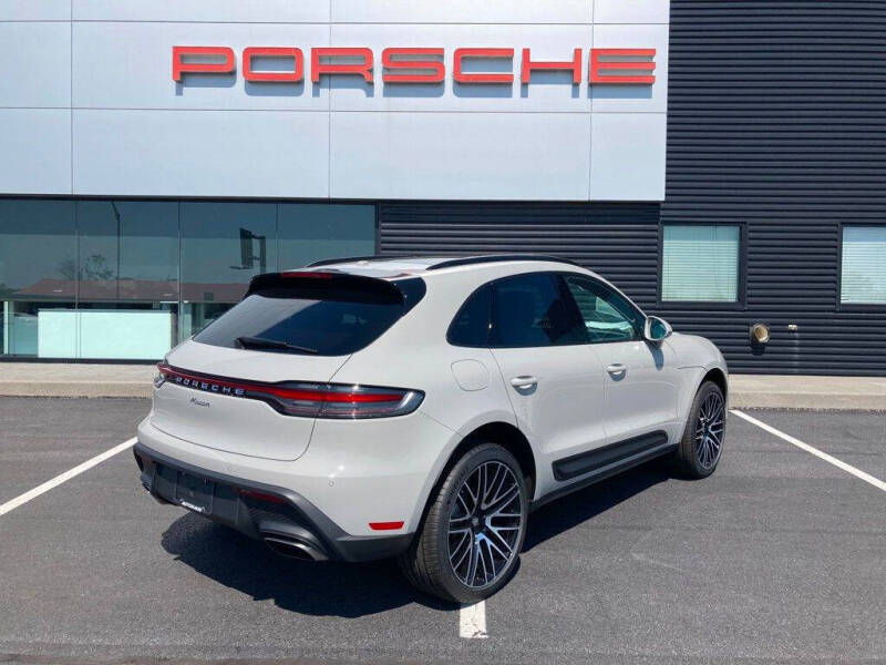2025 Porsche Macan