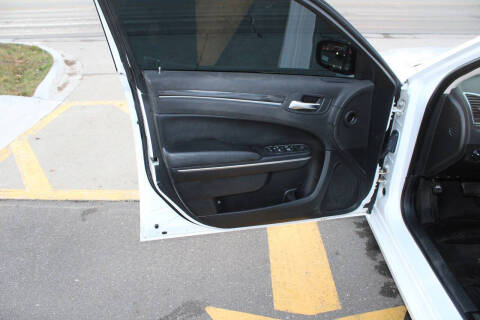 2017 Chrysler 300 Limited