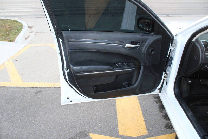 2017 Chrysler 300 Limited