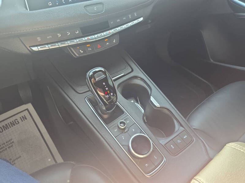 2022 Cadillac XT4 Premium Luxury