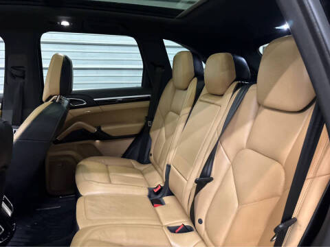 2017 Porsche Cayenne Platinum Edition