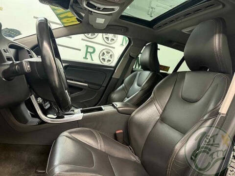 2016 Volvo V60 Cross Country T5 Platinum