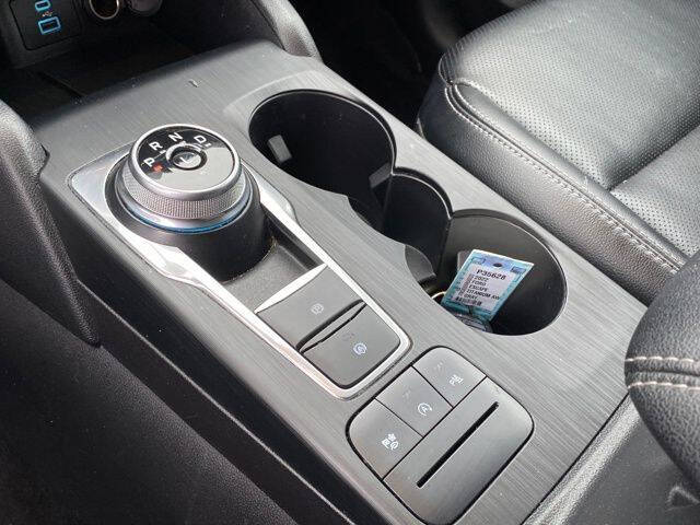 2022 Ford Escape Titanium