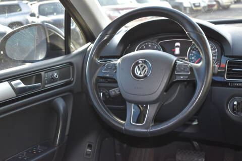 2011 Volkswagen Touareg VR6 Sport