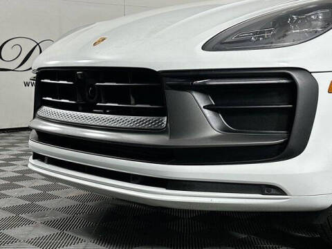 2023 Porsche Macan T