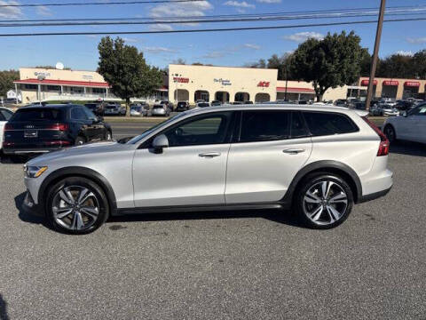 2025 Volvo V60 Cross Country B5 Plus