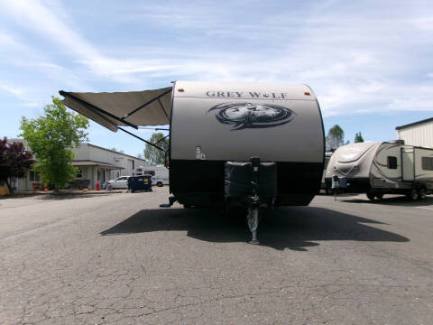 2018 Forest River Cherokee Grey Wolf 26dbh