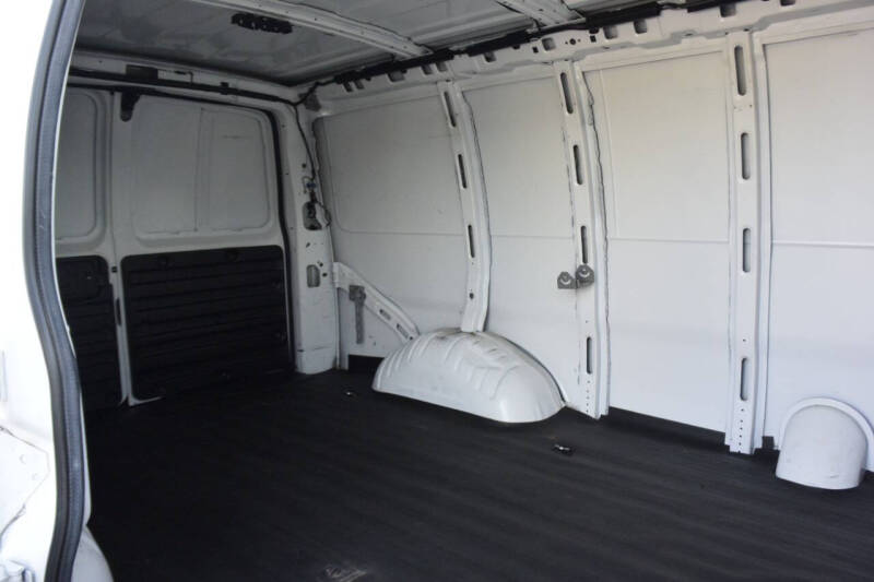 2022 Chevrolet Express 2500