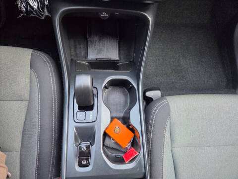 2024 Volvo XC40 B5 Core Dark Theme