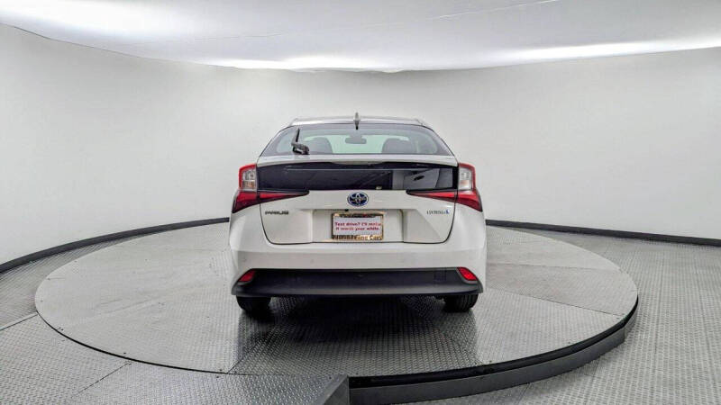 2022 Toyota Prius LE